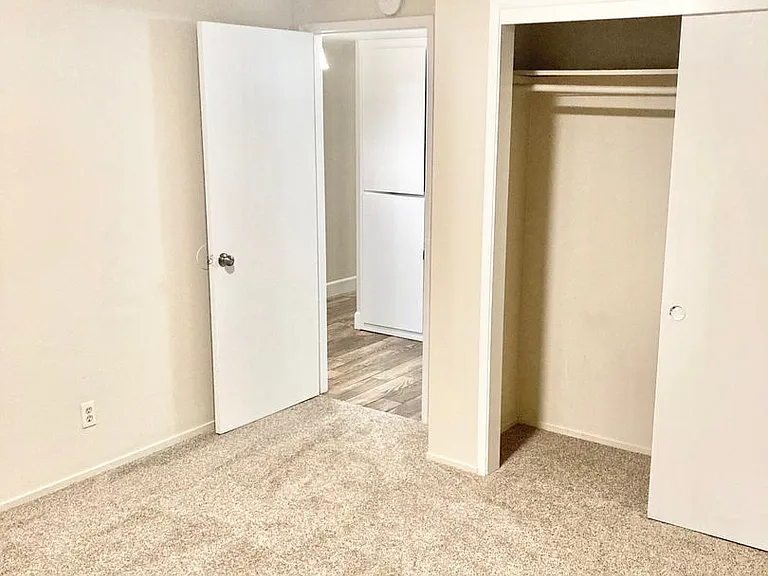 946 Cedar Street — Photo 8
