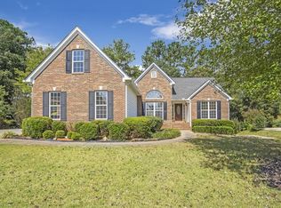 385 Henderson Lake Dr, Loganville, GA 30052