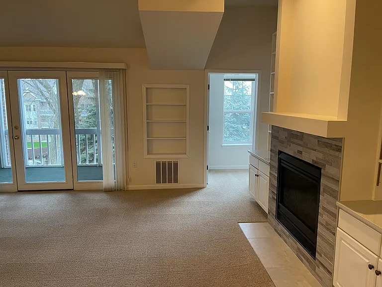 Yorktown Estates Apartments — Photo 38