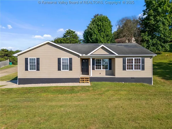 104 Westminster Dr, Culloden, WV 25510