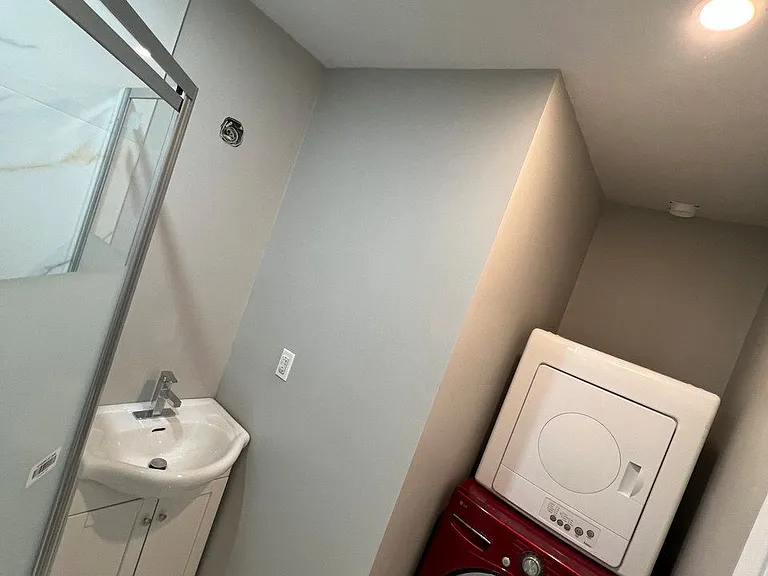73 Murray Dr — Photo 16