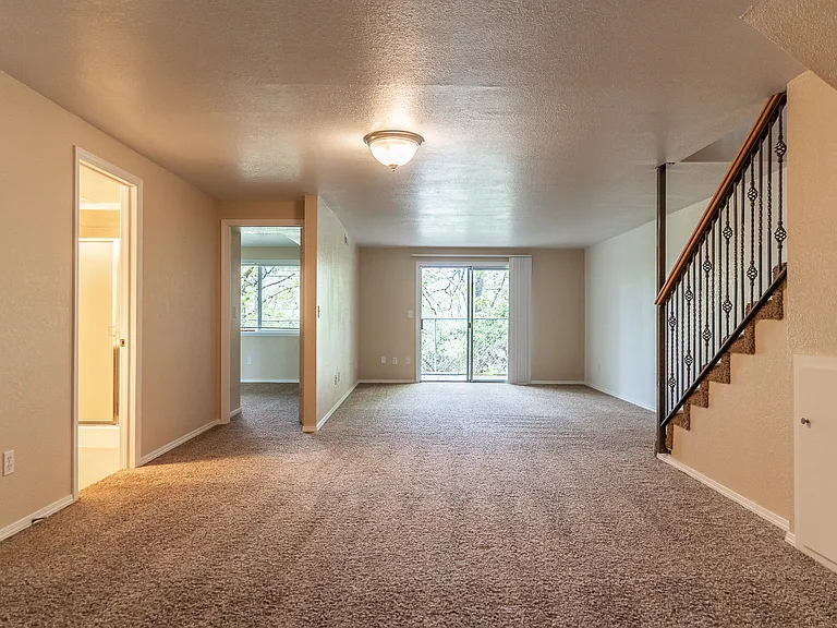 340 Denver St NE #C — Photo 33