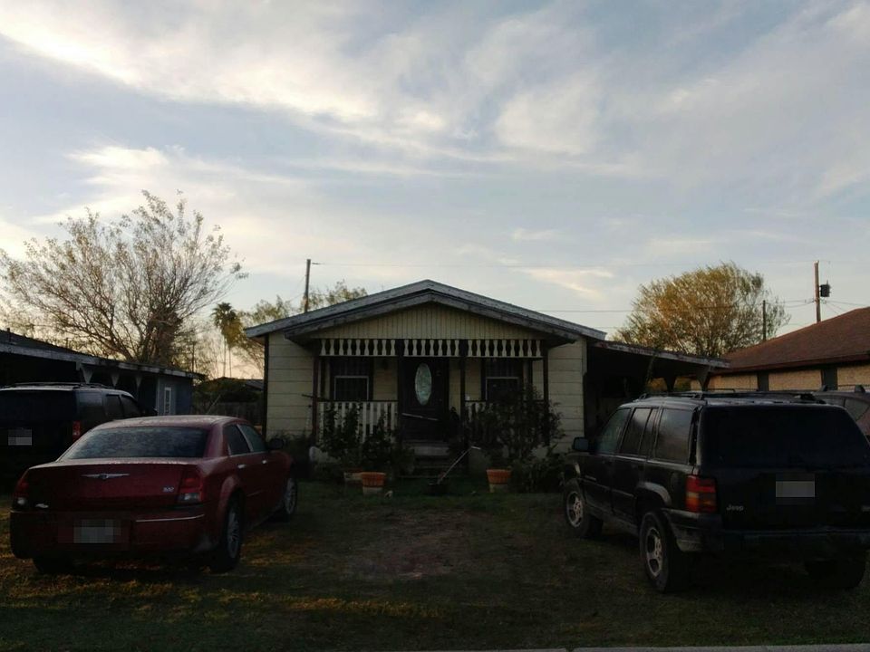 1st image of 303 W 7th St