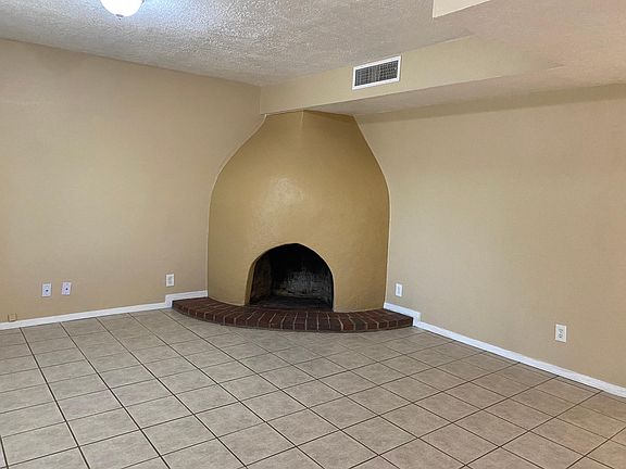 3rd image of 608 Figueroa St NE