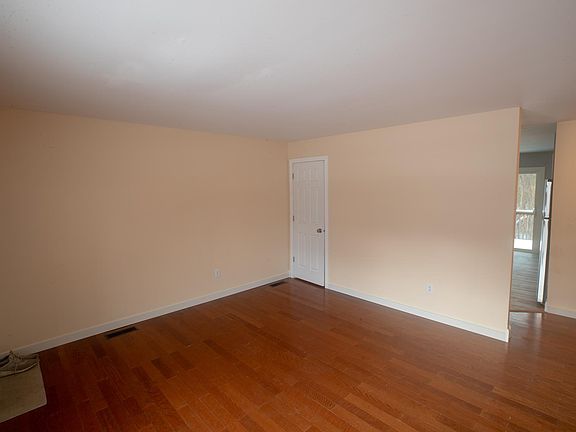 5th image of 773 Coleman St SE