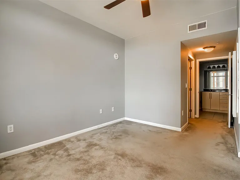 54 Rainey St #1109 — Photo 23