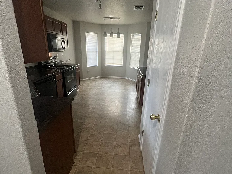 3435 Copper Rim — Photo 3