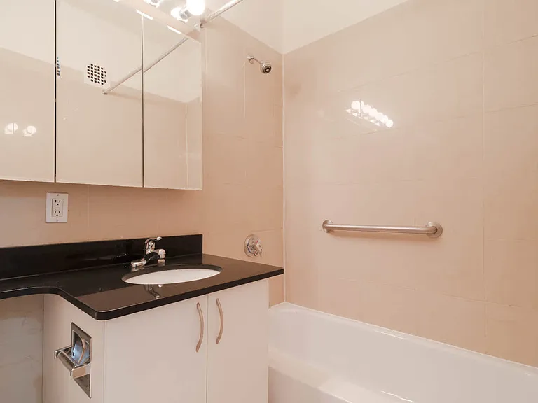 50 W 77th St #6G — Photo 13