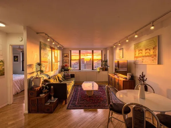 201 E 17th St APT 30D, New York, NY 10003
