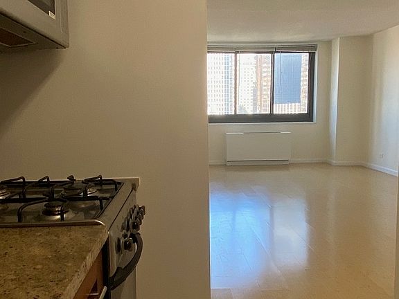 4th image of 347 W 57th St APT 21