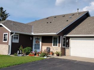 6021 Creekview Ln N, Brooklyn Park, MN 55443