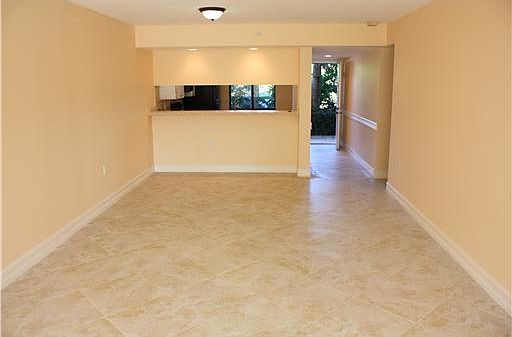 5th image of 501 Seafarer Cir APT 105
