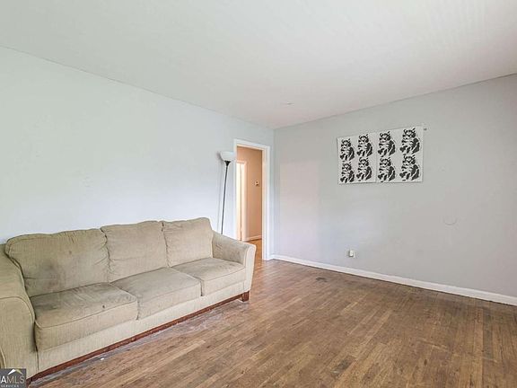 2nd image of 350 Brooks Ave SW