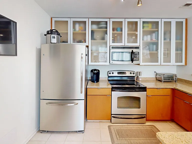 521 N Graham St #3E — Photo 11