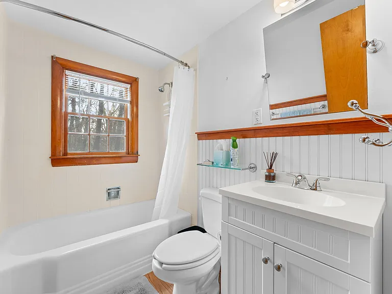 25 Robbins Rd — Photo 11