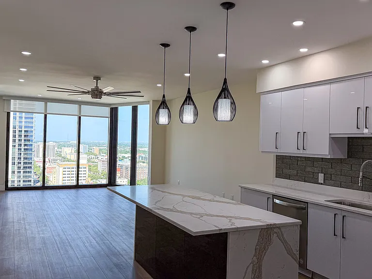 1 Beach Dr SE #2512 — Photo 11