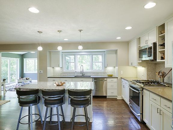 3rd image of 442 Wedgewood Dr