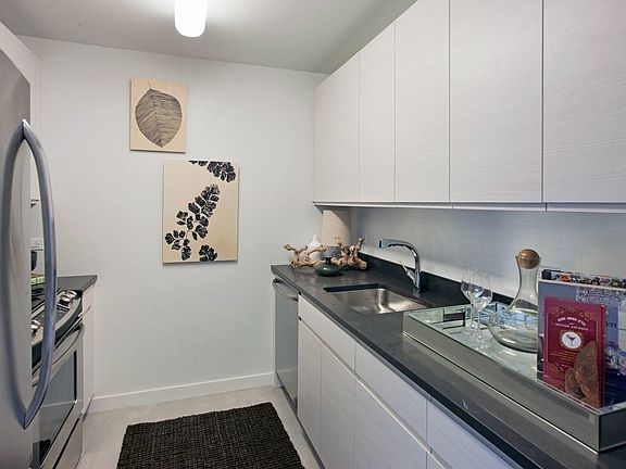 4th image of 511 47th Ave APT 9D