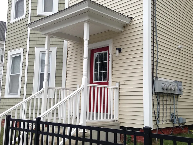93 2nd St #3 — Photo 4