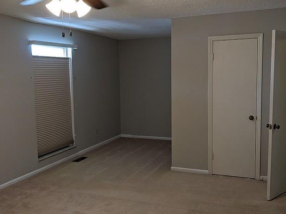 3rd image of 4355 Chateau De Ville Dr