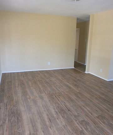 4th image of 4252 Silver Lake Dr