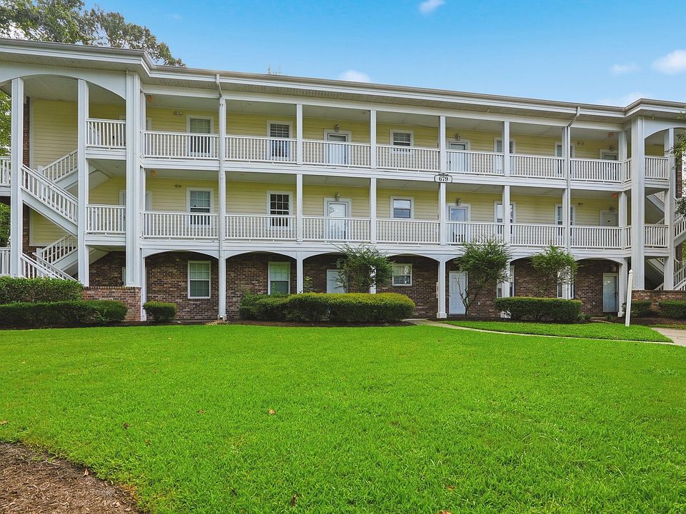 1st image of 679 Riverwalk Dr. #302