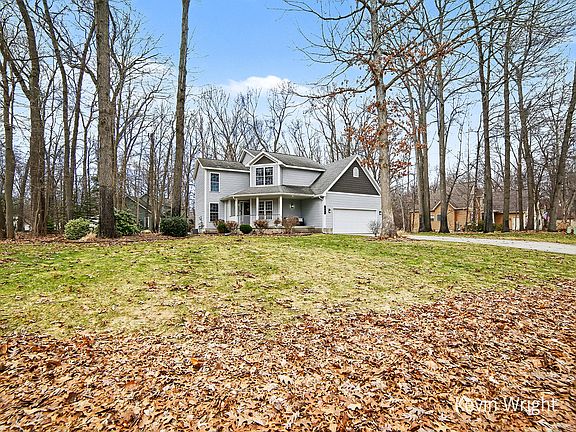 2nd image of 1041 Bear Lake Rd