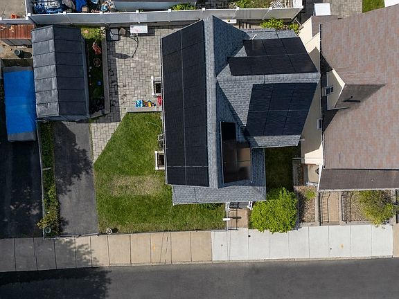 4th image of 17 Estes St