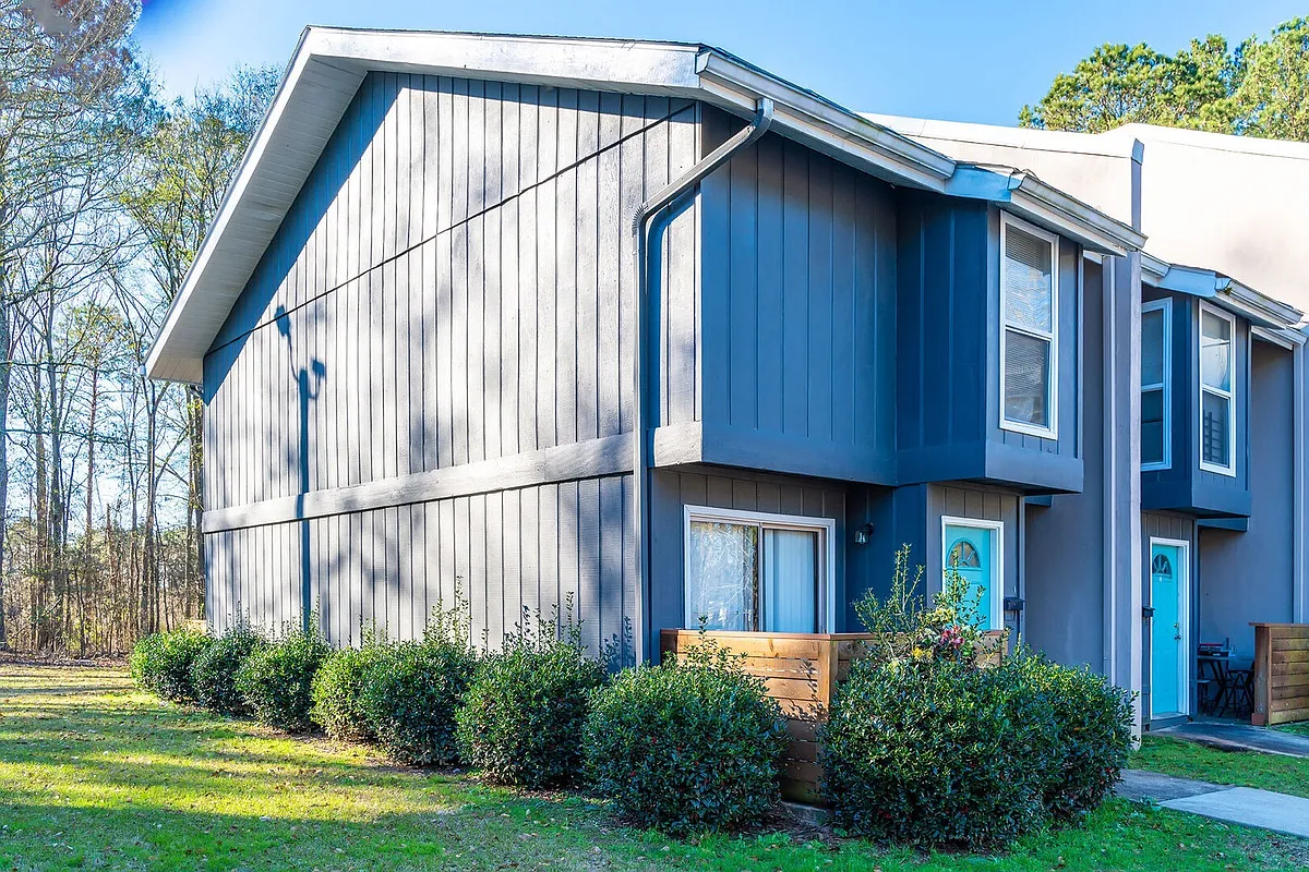Building Photo - Moss Creek Apartments