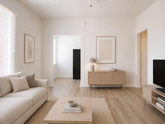 3rd image of 516 N Harvard Blvd #310