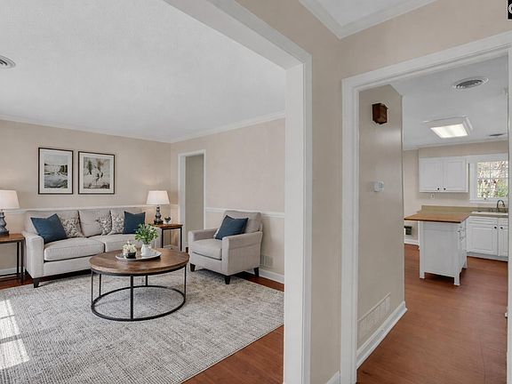 4th image of 632 Harmon Rd