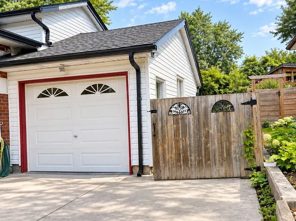 46 Wayne Dr #Basement, Kitchener, ON N2A 1M2
