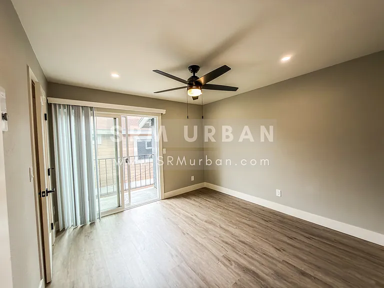 3041 C St #9 — Photo 13