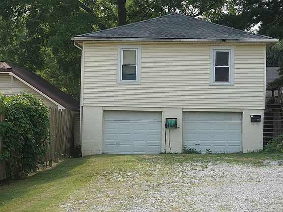 4th image of 611 N Race St