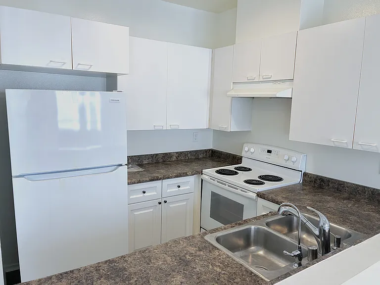 10205 Samoa Ave #104 — Photo 12