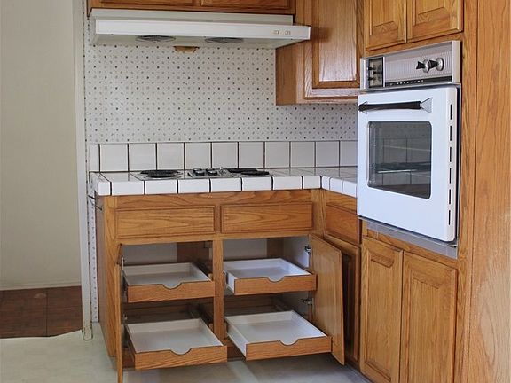 5th image of 6428 Michelson St