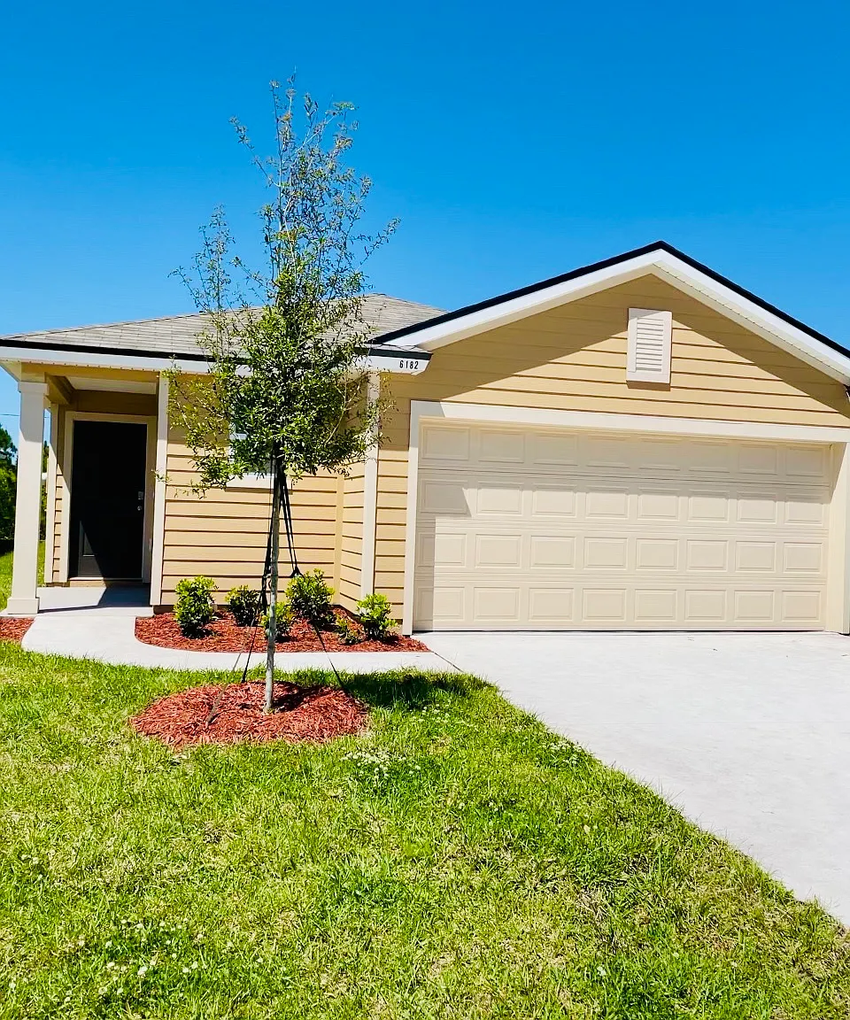 3 bed, 2000 sqft, $1,926 — Photo 1