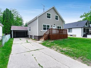 13 Poplar St, Leamington, ON N8H3L3
