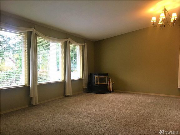 2nd image of 350 E Ballycastle Way
