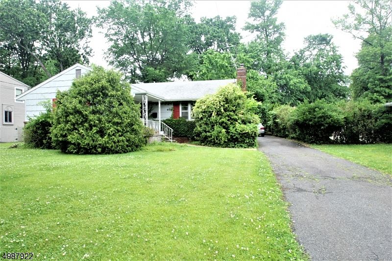 2nd image of 459 La Grande Ave