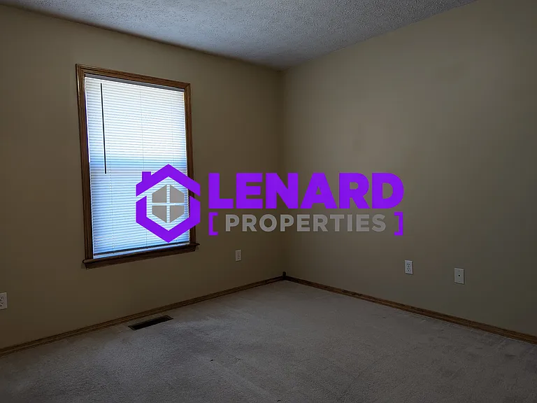 6004 N 9th Ave — Photo 9