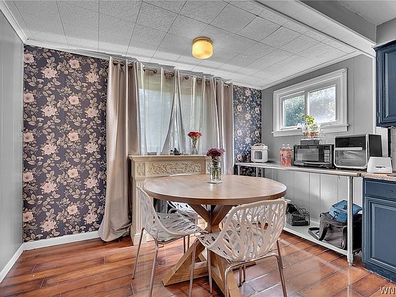 4th image of 34 Clover Pl