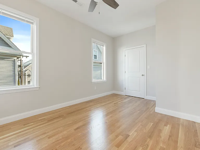 4 Benson St #2 — Photo 6