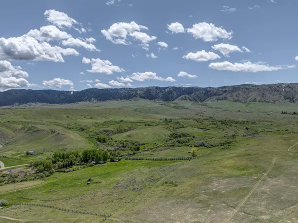 6 Travares Rd, Casper, WY 82604