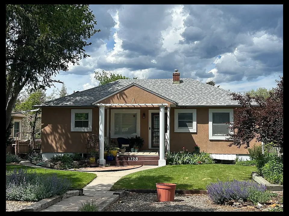 1228 N Meade Ave