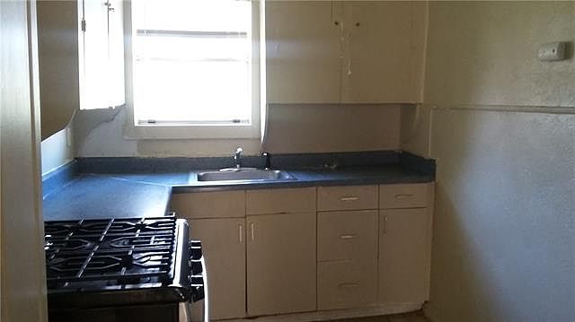 2nd image of 329 Maple St