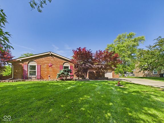 3rd image of 847 Glen Echo Dr
