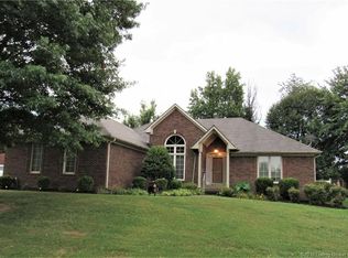 1808 Winged Foot Cts, Jeffersonville, IN 47130