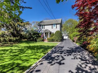 280 Bayport Ave, Bayport, NY 11705