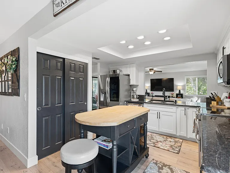 2436 Sandpiper Way — Photo 2